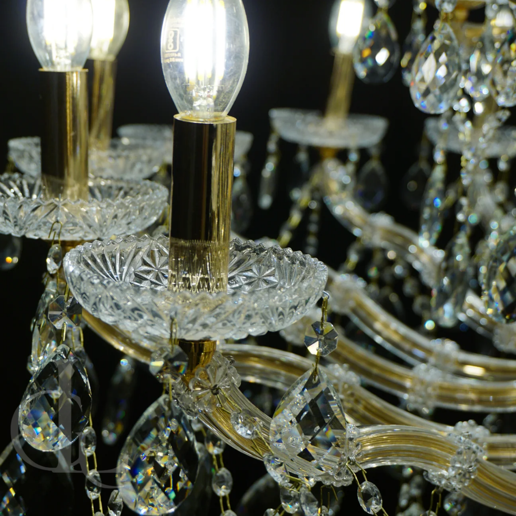 Stanza of Candles (Gold, 24‑Arm)