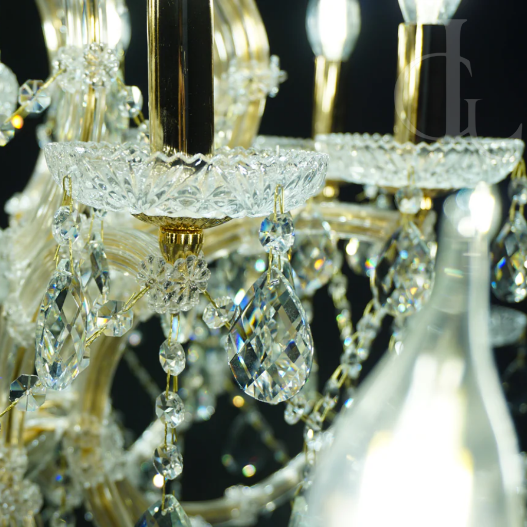 Stanza of Candles (Gold, 24‑Arm)