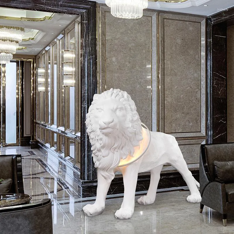 Lion-shaped Decorative Floor Lamp