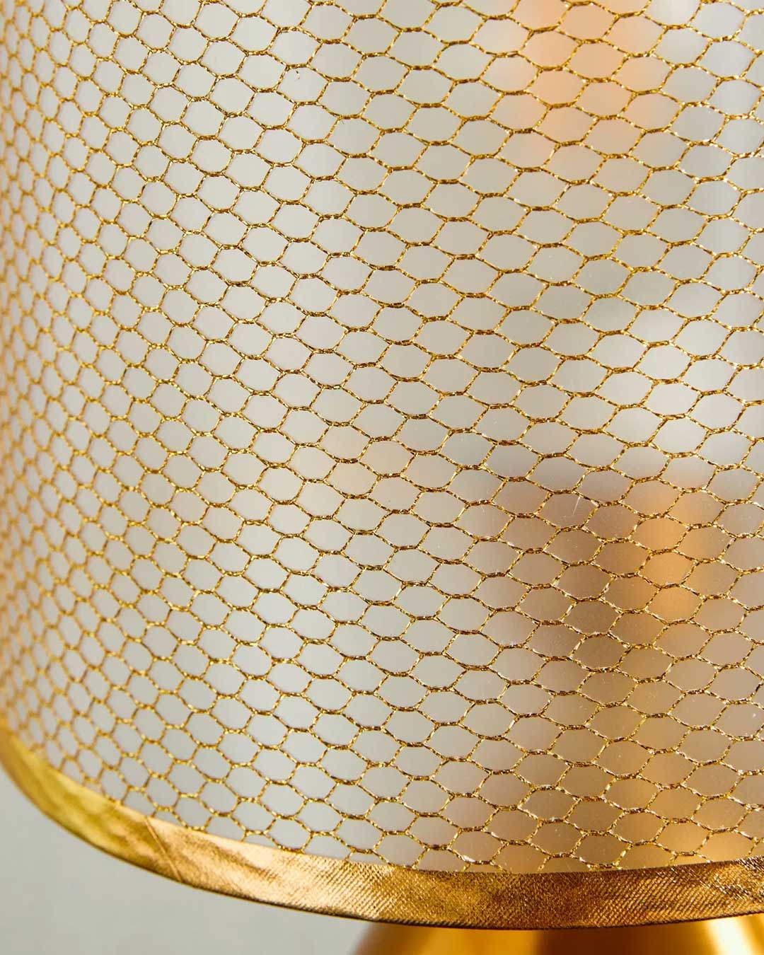 Simple Nordic Table Lamp - Golden