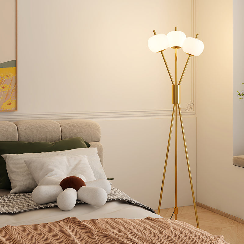 Bouquet Elegance: Floor Lamp with Three Lights