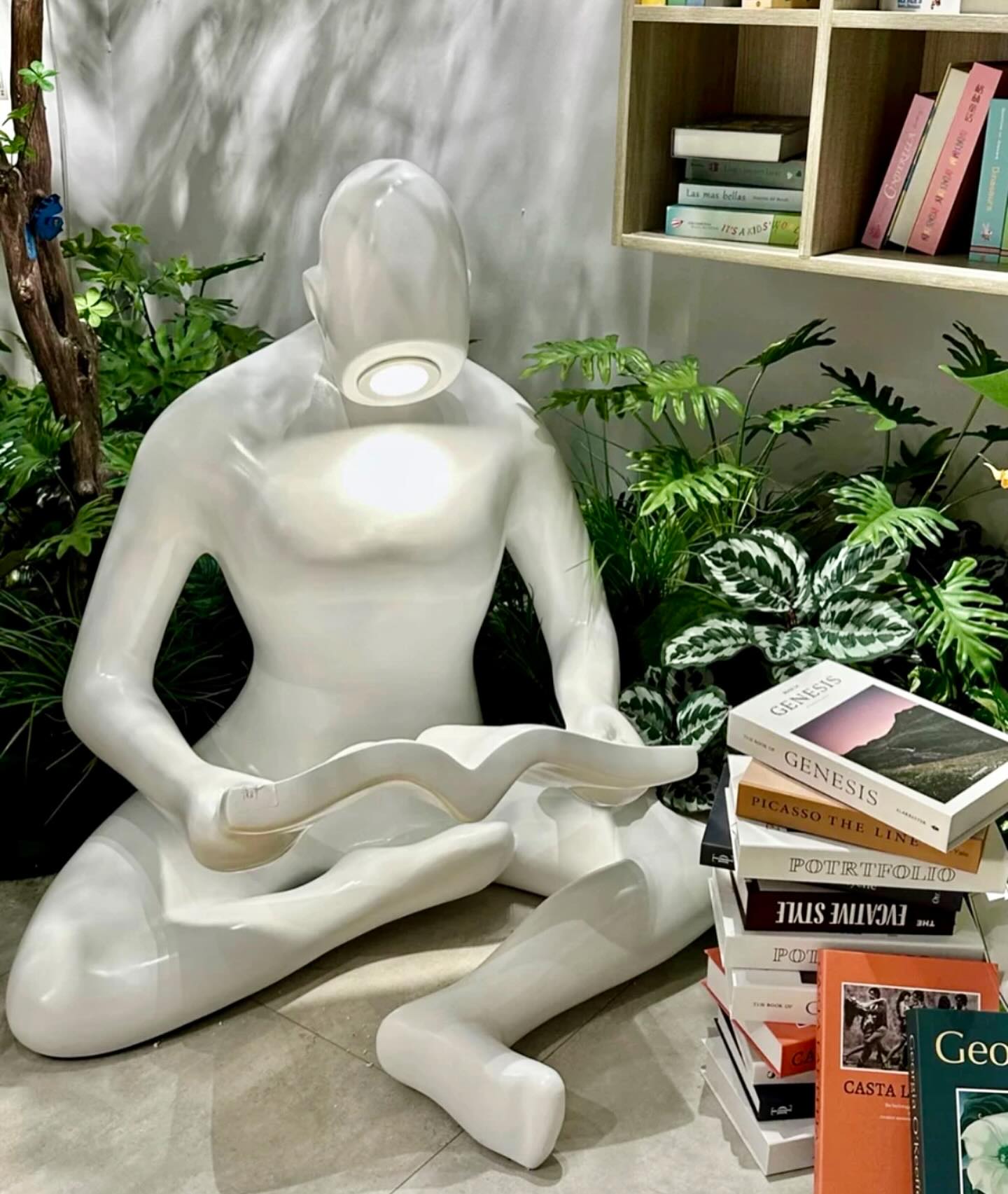 The Bookish Pose: A Reader's Sculpture