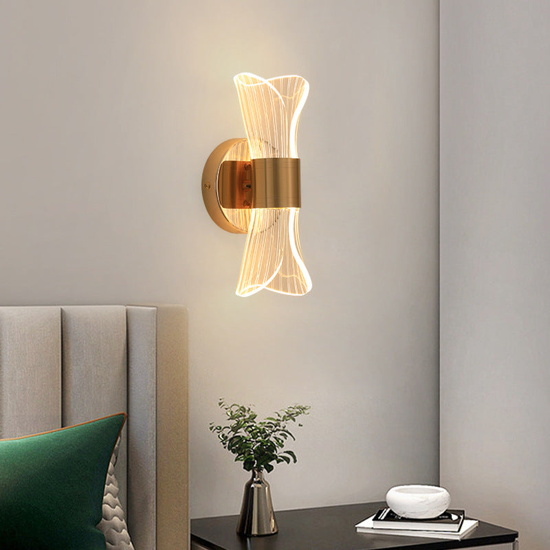 Transparent Curvy Led Wall Light