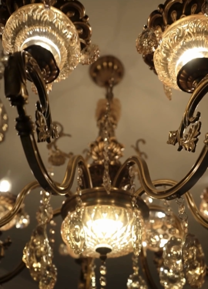 Noor-e-Haveli Chandelier (Antique)