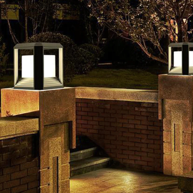 Quadrato Alum Diecast Outdoor Post Gate Light