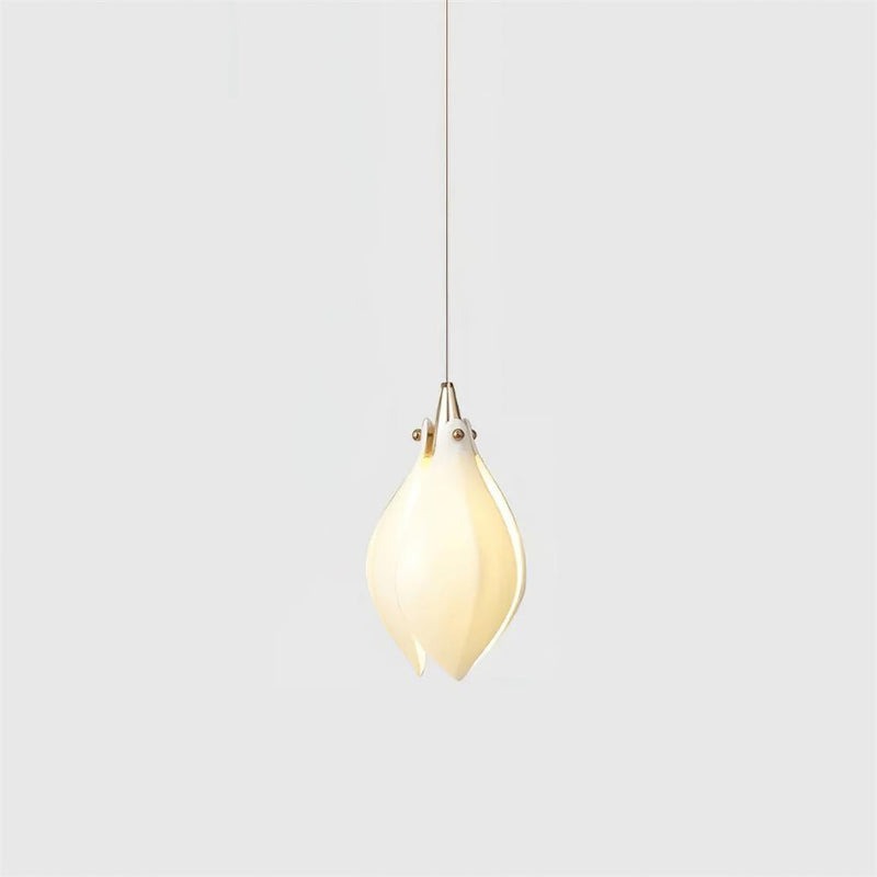 Petals in Flight (Porcelain White) Chandelier (28 Lights)