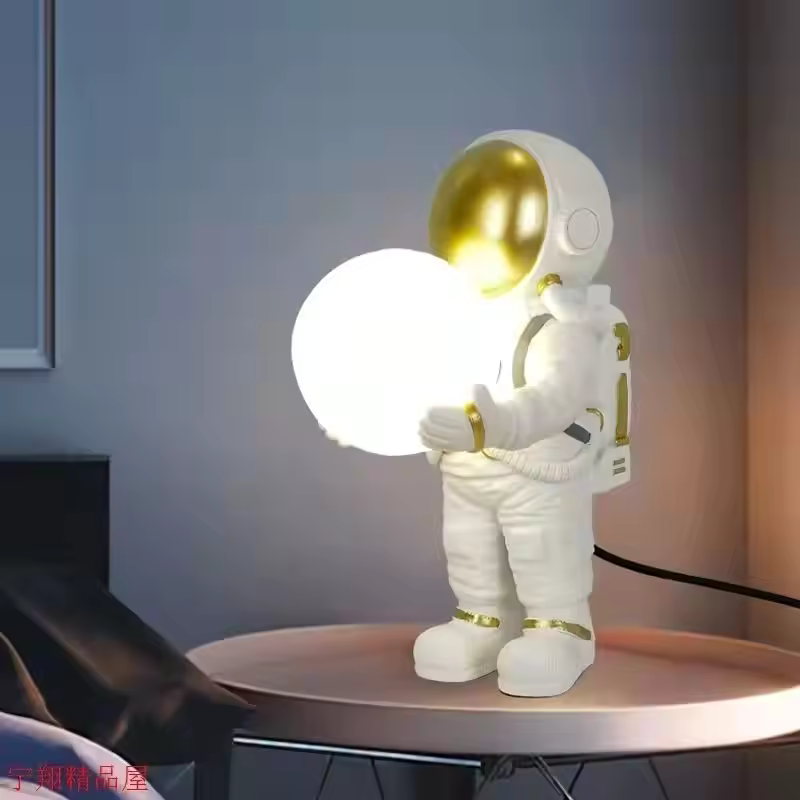 Creative Astronaut LED Table Lamp