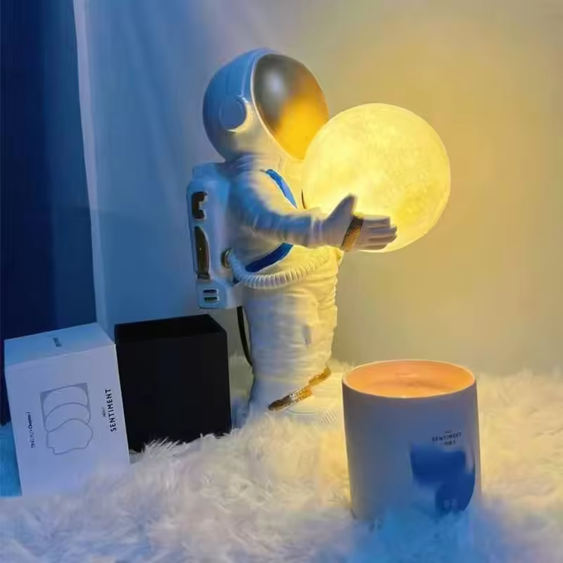 Creative Astronaut LED Table Lamp